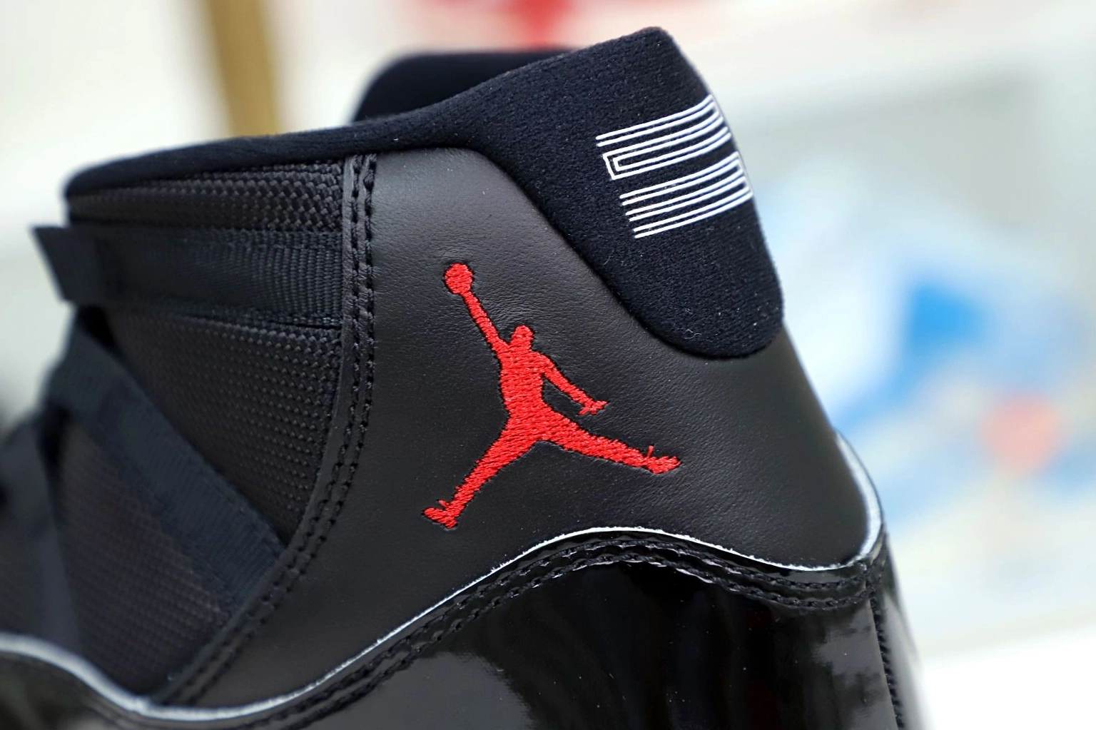 AIR 2019 RETRO JORDAN 'BRED' 11 1231